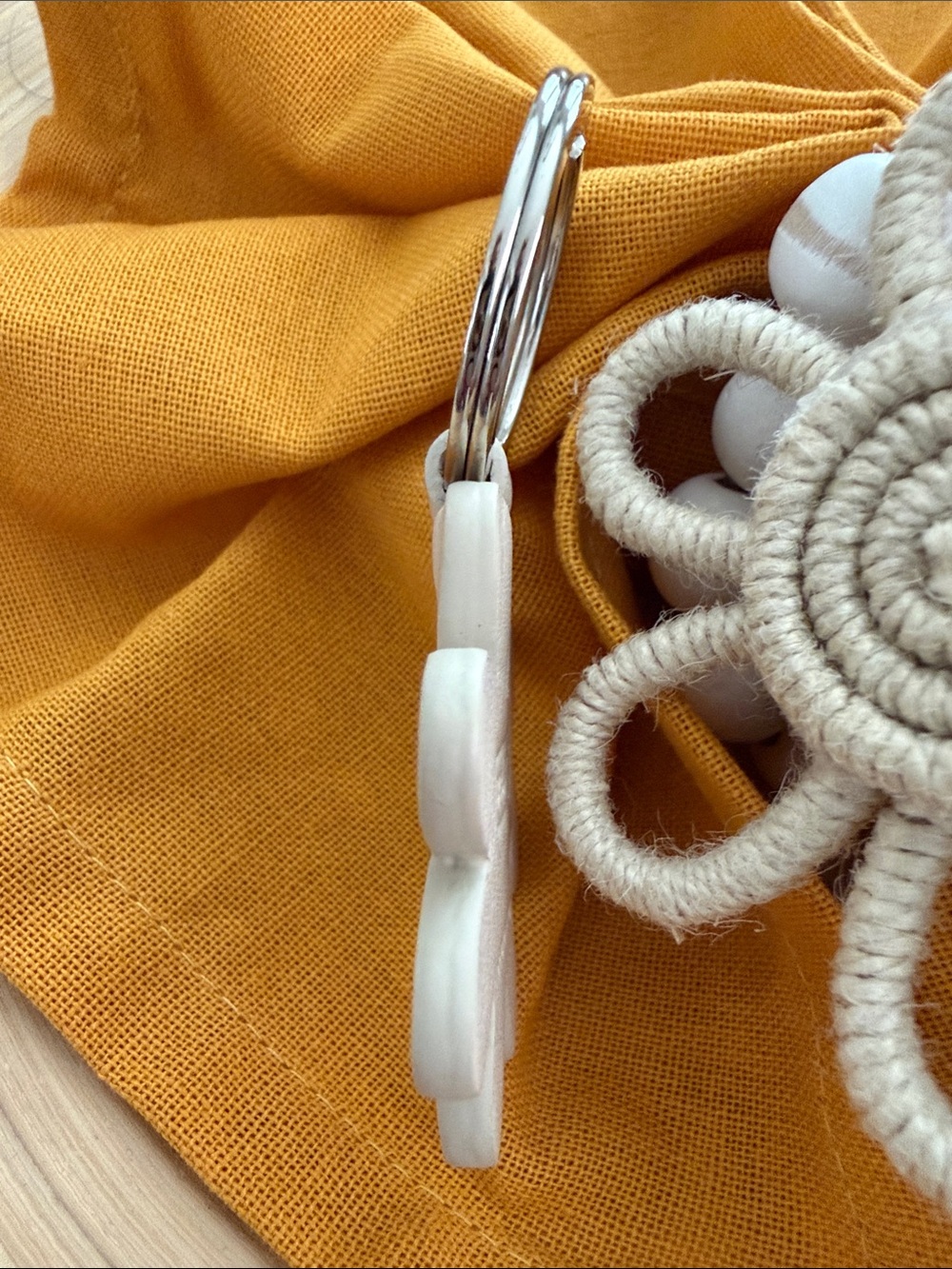 Coach Cream Leather Daisy Keyring with Silver Hardware - Picture 4 of 7